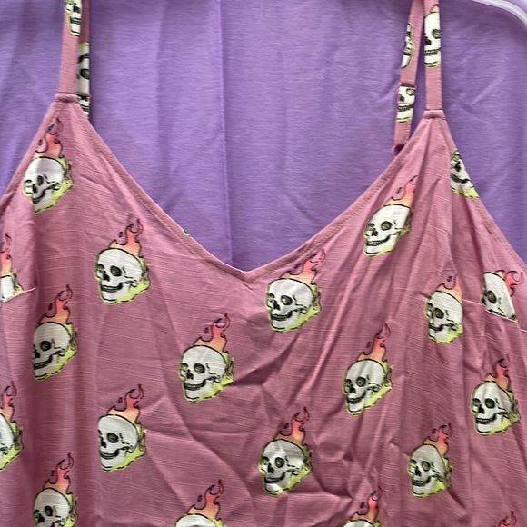 NWT Torrid Light Purple Ava Camisole with Flaming Skulls, Sz 2x - Picture 2 of 6